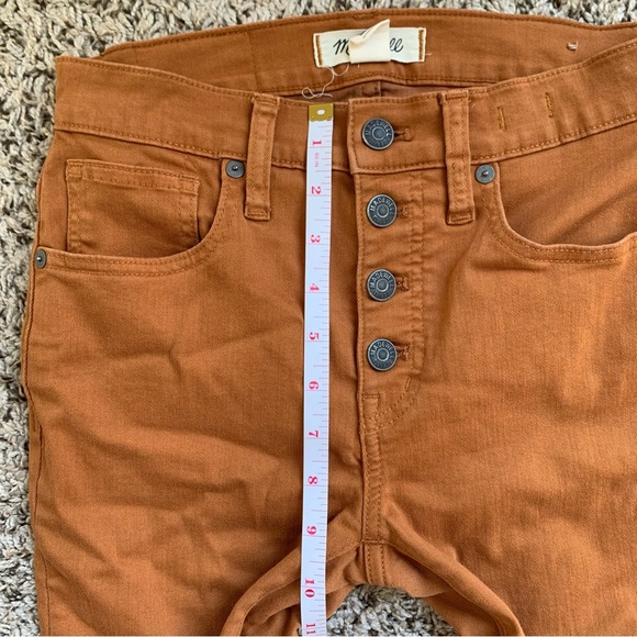9" Mid-Rise Skinny Jeans: Garment-Dyed Button-Front Edition size 24 - Picture 8 of 9